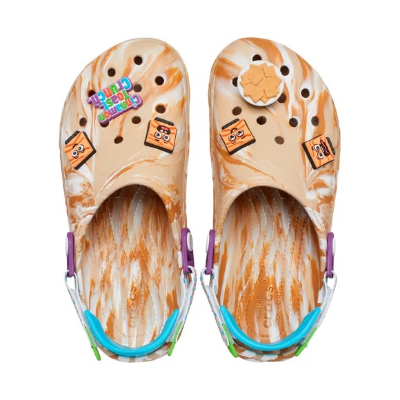 CROCS - Cinnamon Toast Crunch Limited Edition + SIX Extra Charms FREE - Picture 10 of 12